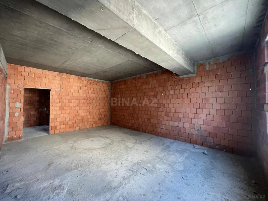 Satılır 2 otaqlı mənzil 106 m²