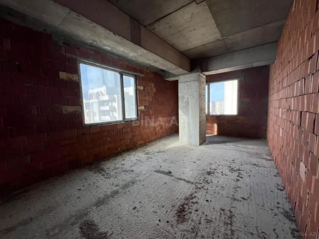 Satılır 2 otaqlı mənzil 106 m²
