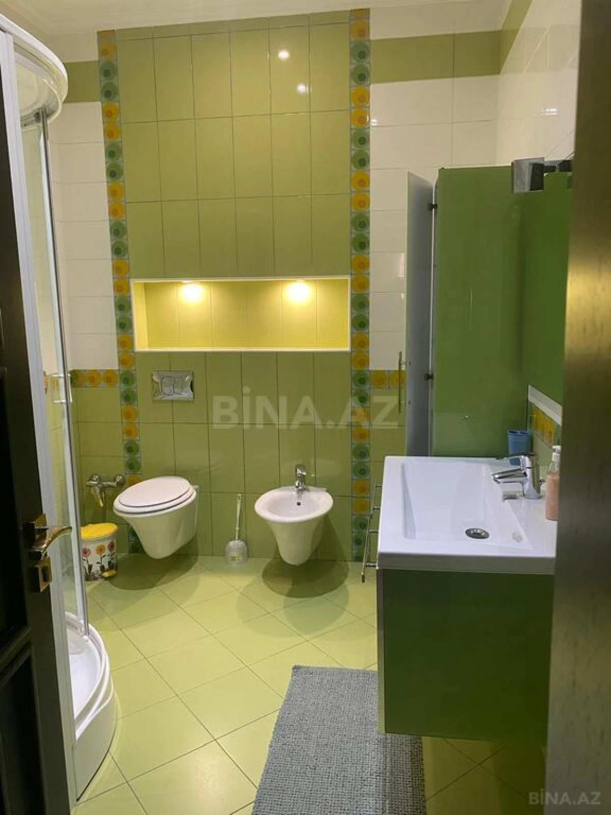 Kirayə verilir 4 otaqlı mənzil 230 m²