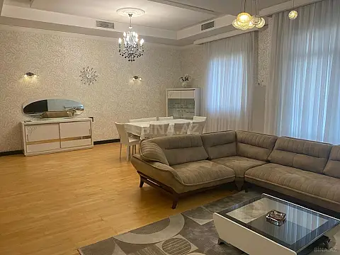 Kirayə verilir 4 otaqlı mənzil 230 m² — Bakı, Nərimanov 4 otaq 230.00 m²