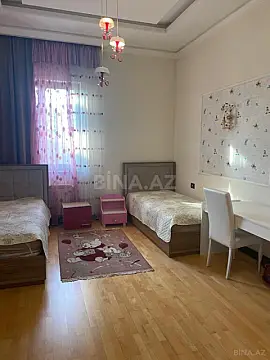 Kirayə verilir 4 otaqlı mənzil 230 m²