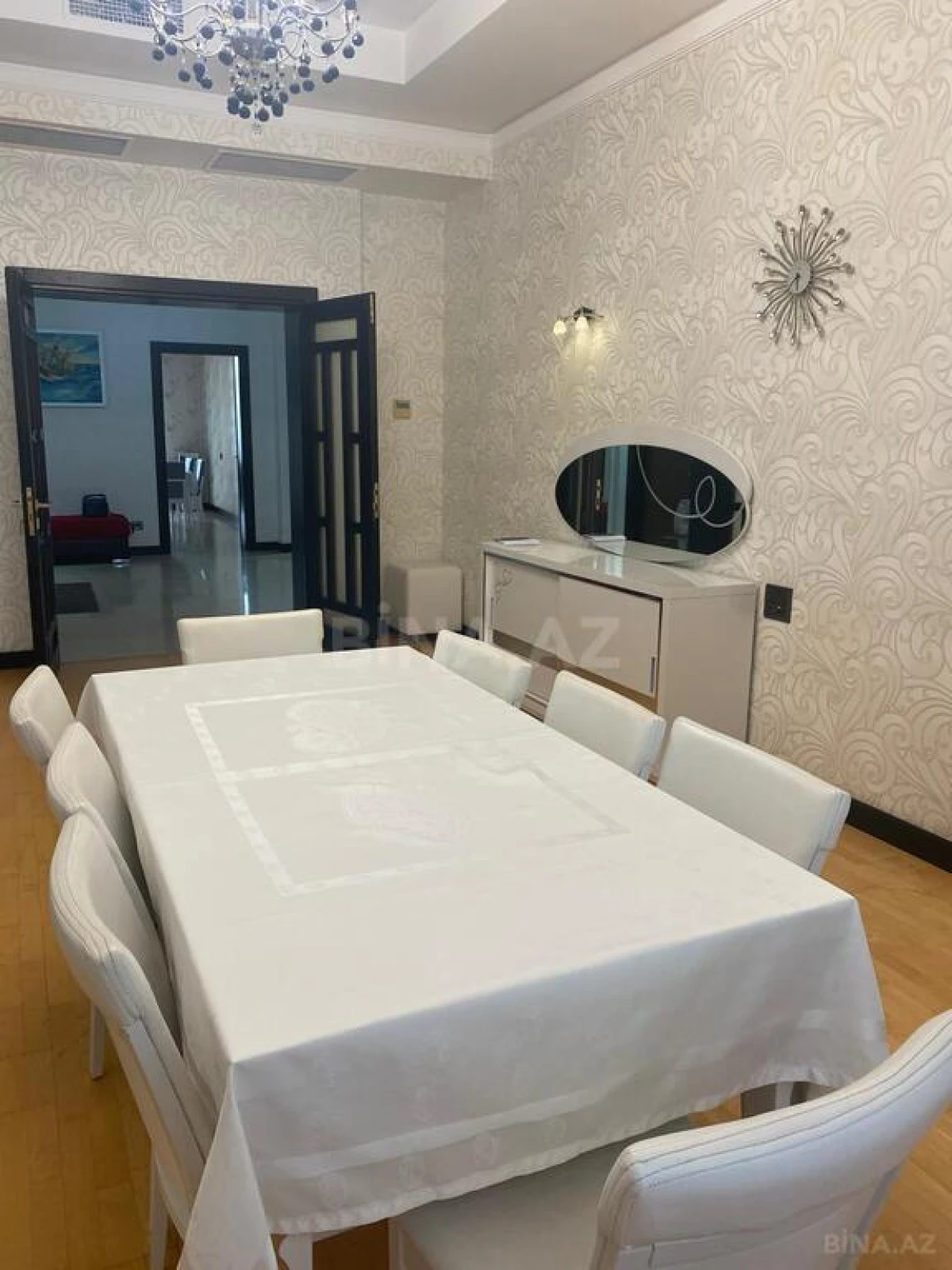 Kirayə verilir 4 otaqlı mənzil 230 m²