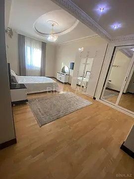 Kirayə verilir 4 otaqlı mənzil 230 m²