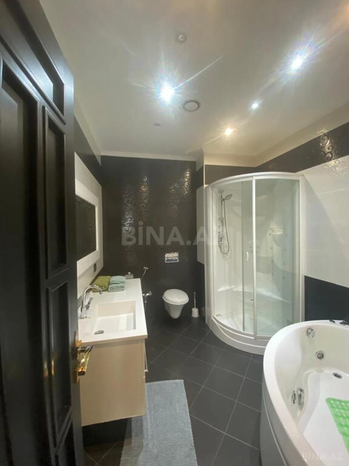 Kirayə verilir 4 otaqlı mənzil 230 m²