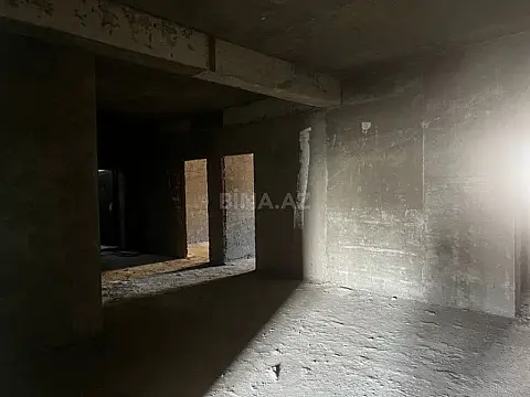 Satılır 5 otaqlı mənzil 325 m²