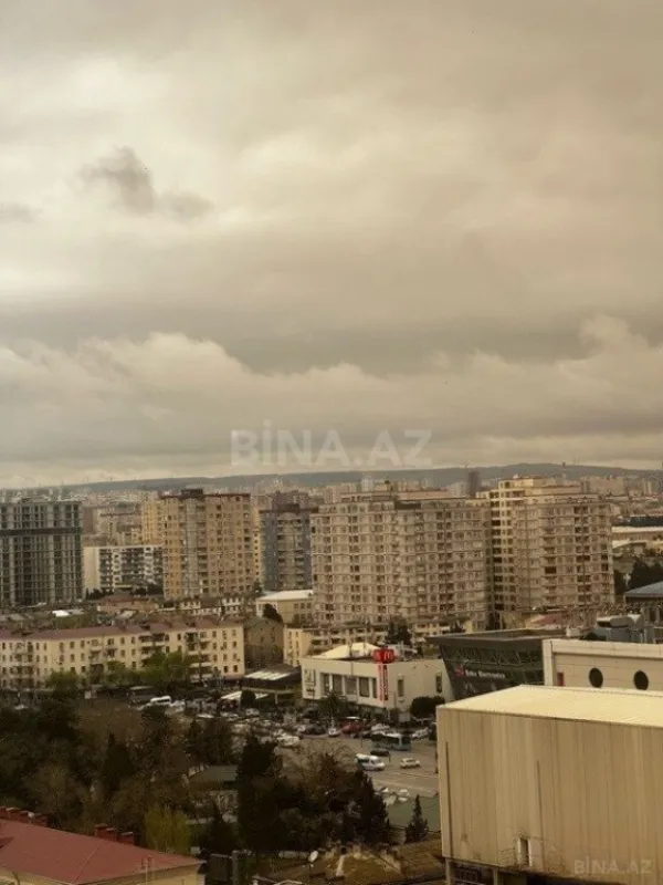 Satılır 5 otaqlı mənzil 325 m²