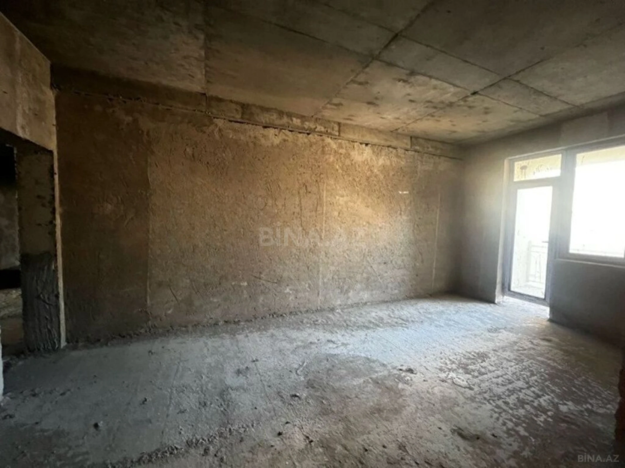 Satılır 5 otaqlı mənzil 325 m²