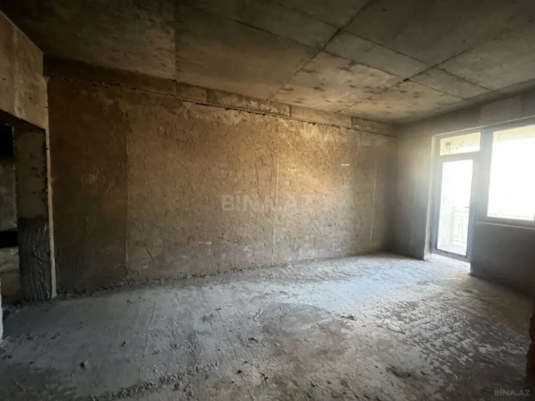 Satılır 5 otaqlı mənzil 325 m²