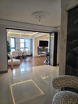 Satılır 5 otaqlı mənzil 231 m²