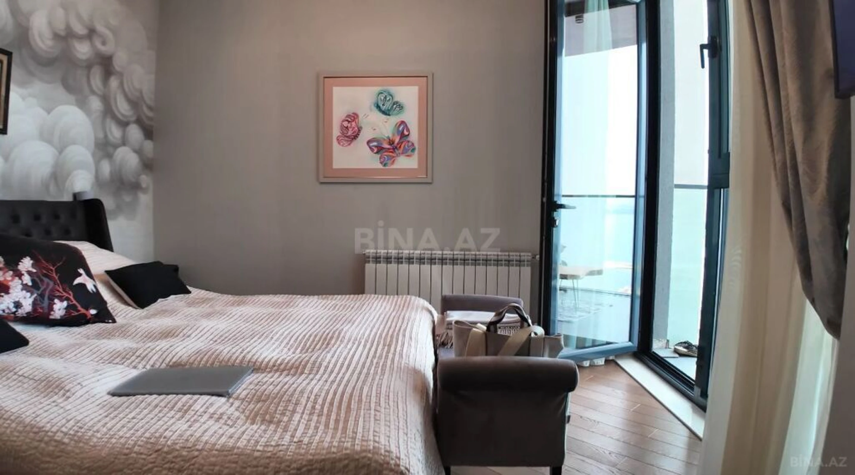 Satılır 5 otaqlı mənzil 231 m²