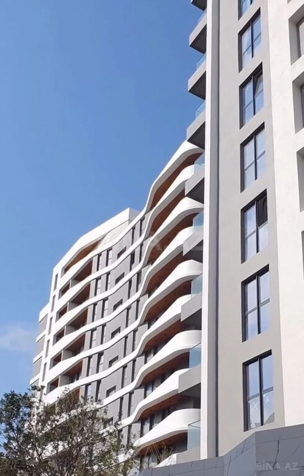 Satılır 5 otaqlı mənzil 231 m²