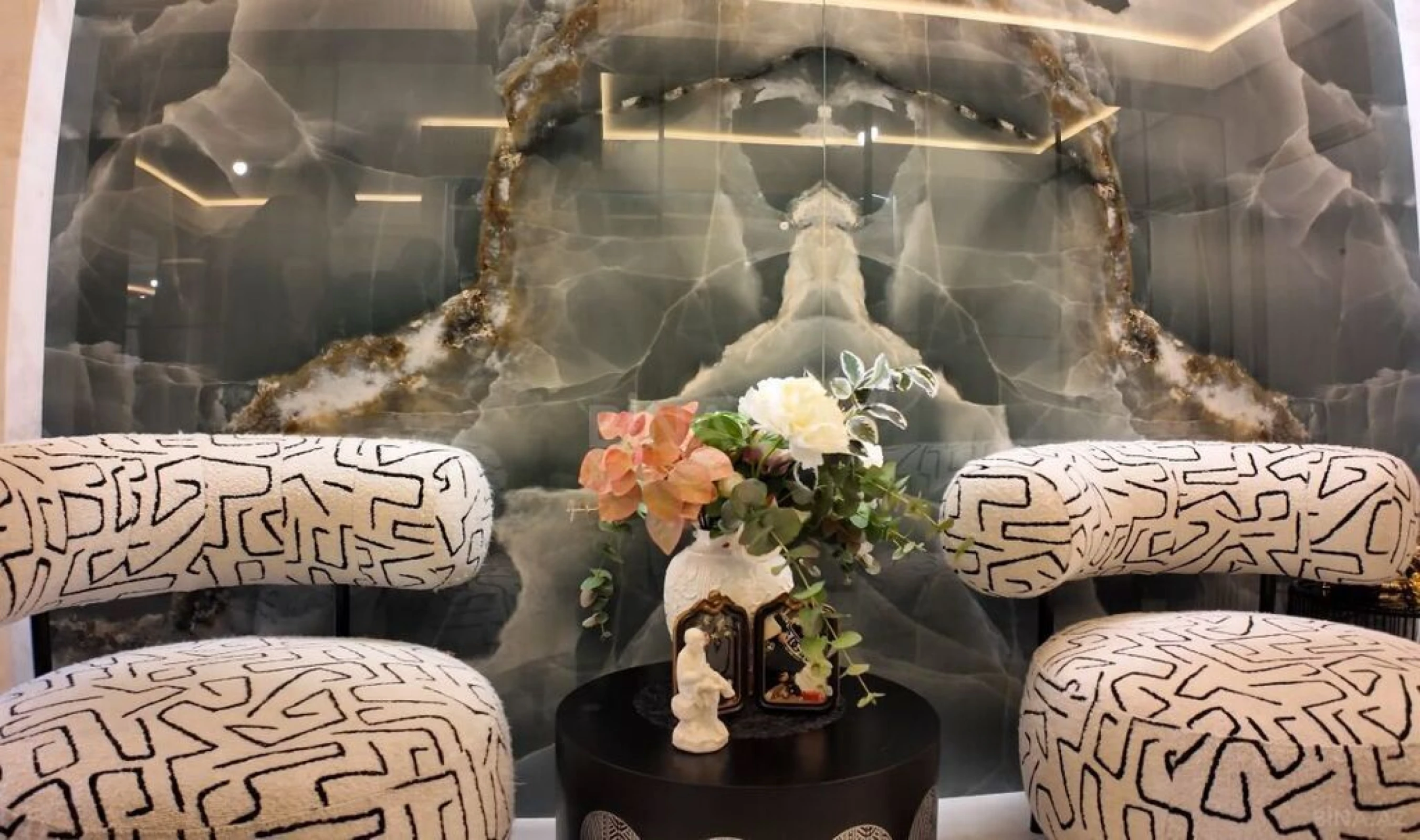 Satılır 5 otaqlı mənzil 231 m²