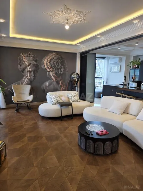 Satılır 5 otaqlı mənzil 231 m²