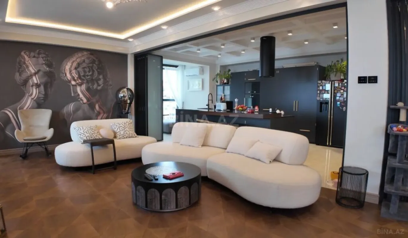 Satılır 5 otaqlı mənzil 231 m²