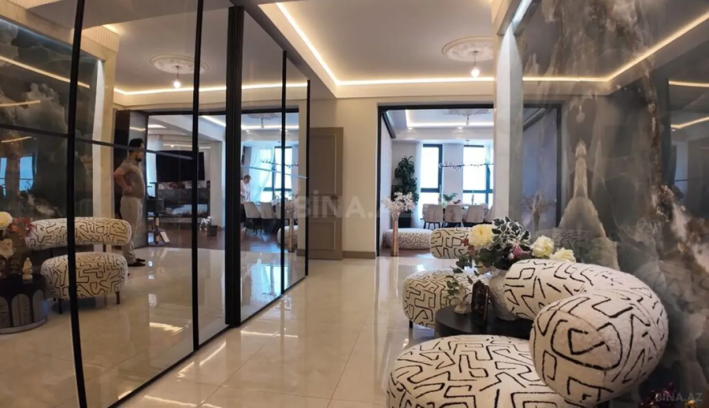 Satılır 5 otaqlı mənzil 231 m²