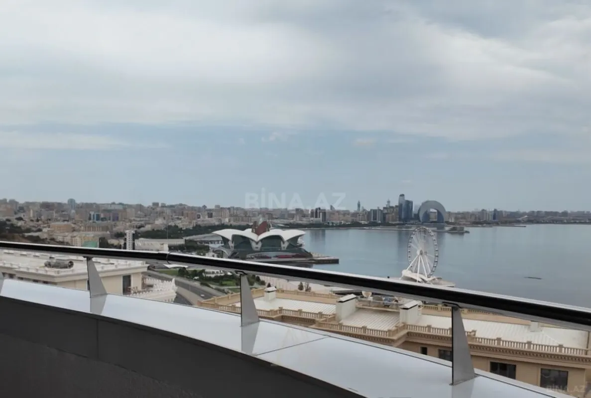 Satılır 5 otaqlı mənzil 231 m²