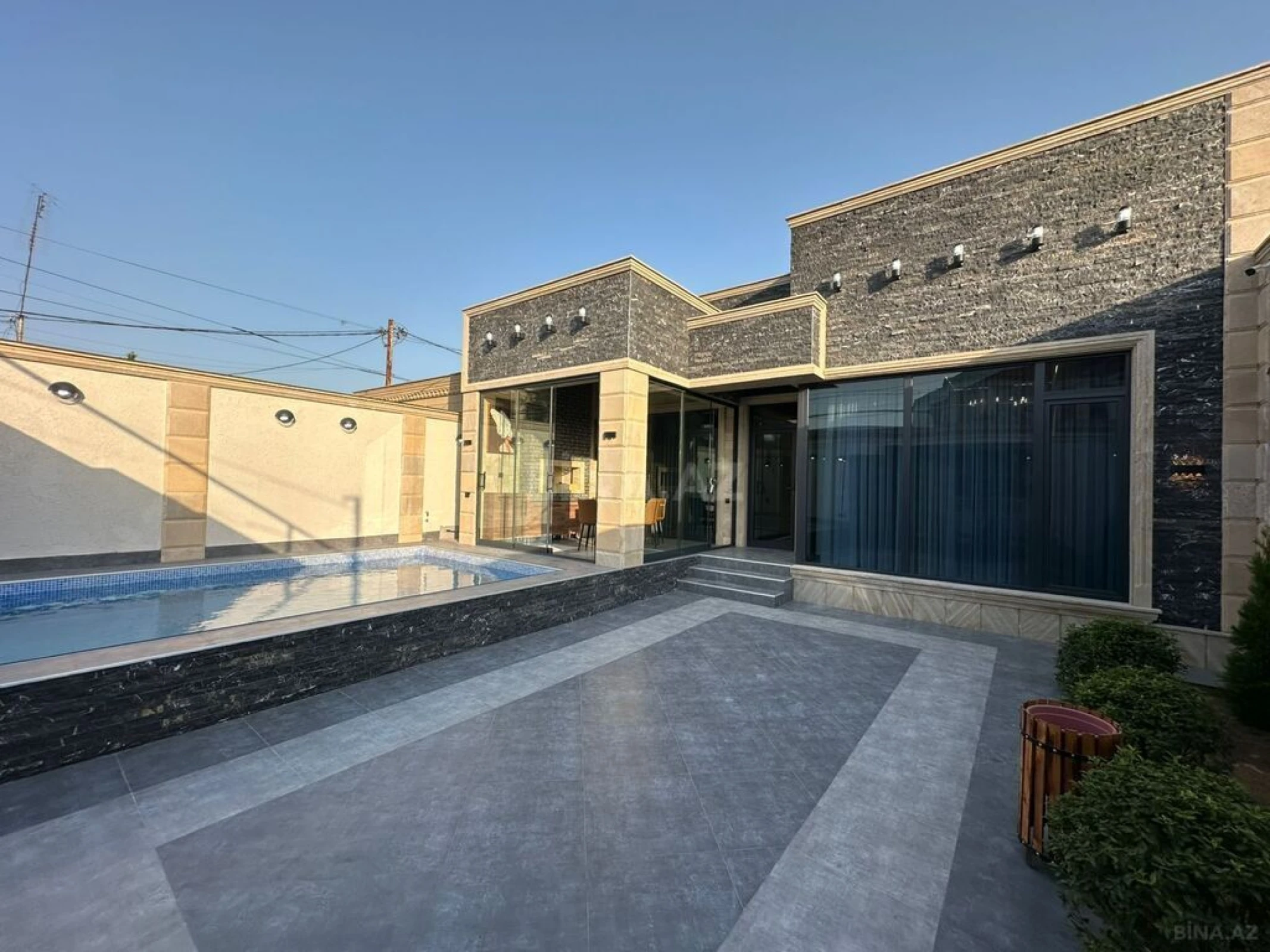 Satılır 4 otaqlı həyət evi 140 m²