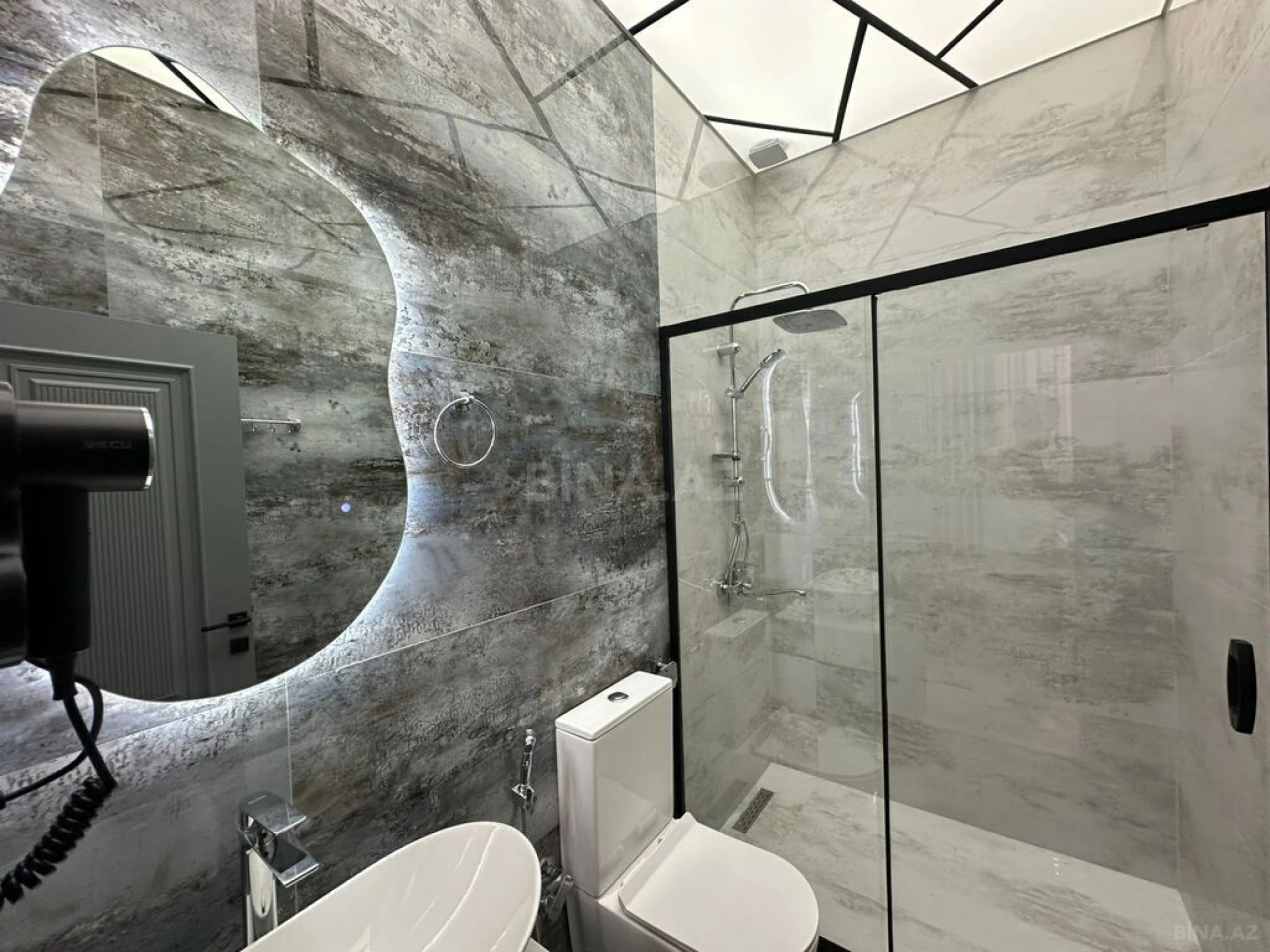 Satılır 4 otaqlı həyət evi 140 m²