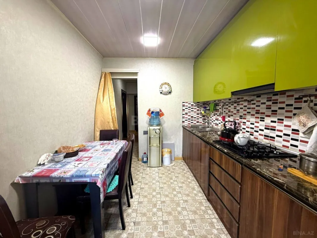 Satılır 5 otaqlı mənzil 120 m²