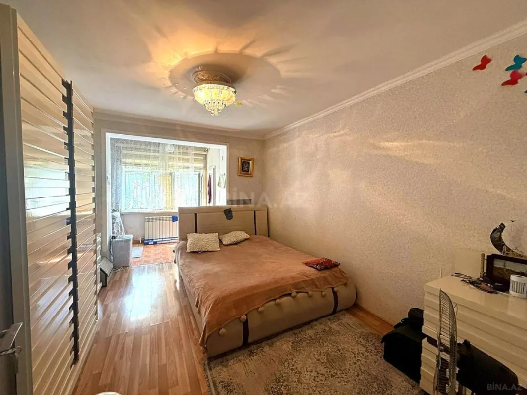 Satılır 5 otaqlı mənzil 120 m²