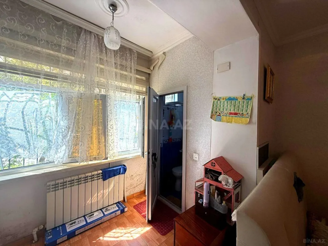 Satılır 5 otaqlı mənzil 120 m²