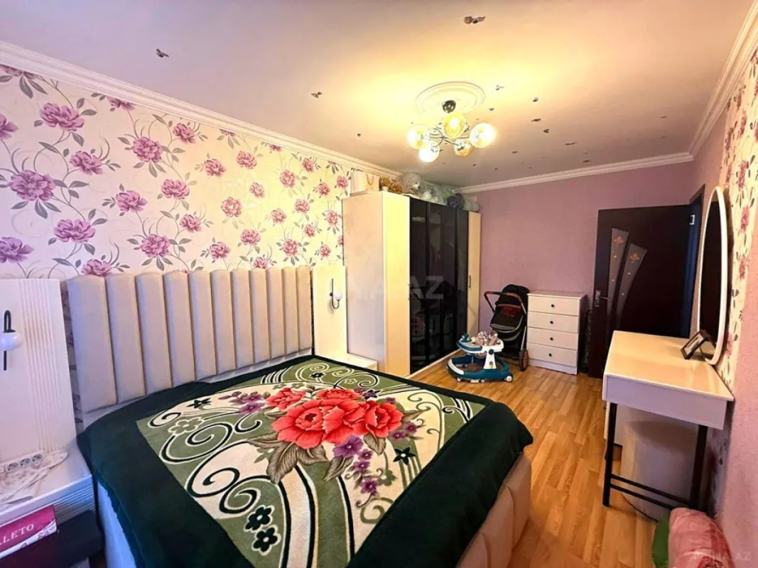 Satılır 5 otaqlı mənzil 120 m²