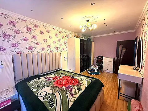Satılır 5 otaqlı mənzil 120 m²