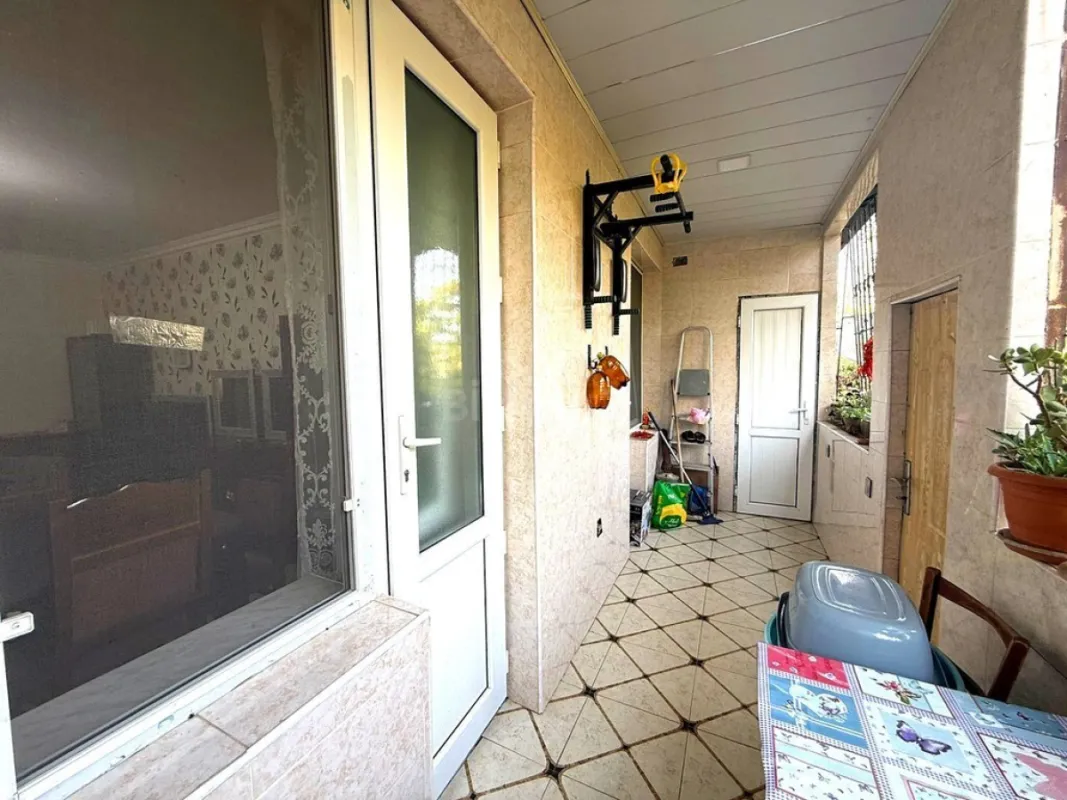 Satılır 5 otaqlı mənzil 120 m²