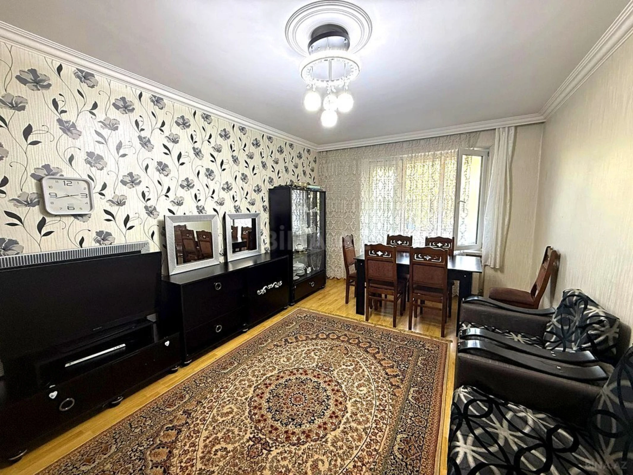 Satılır 5 otaqlı mənzil 120 m²