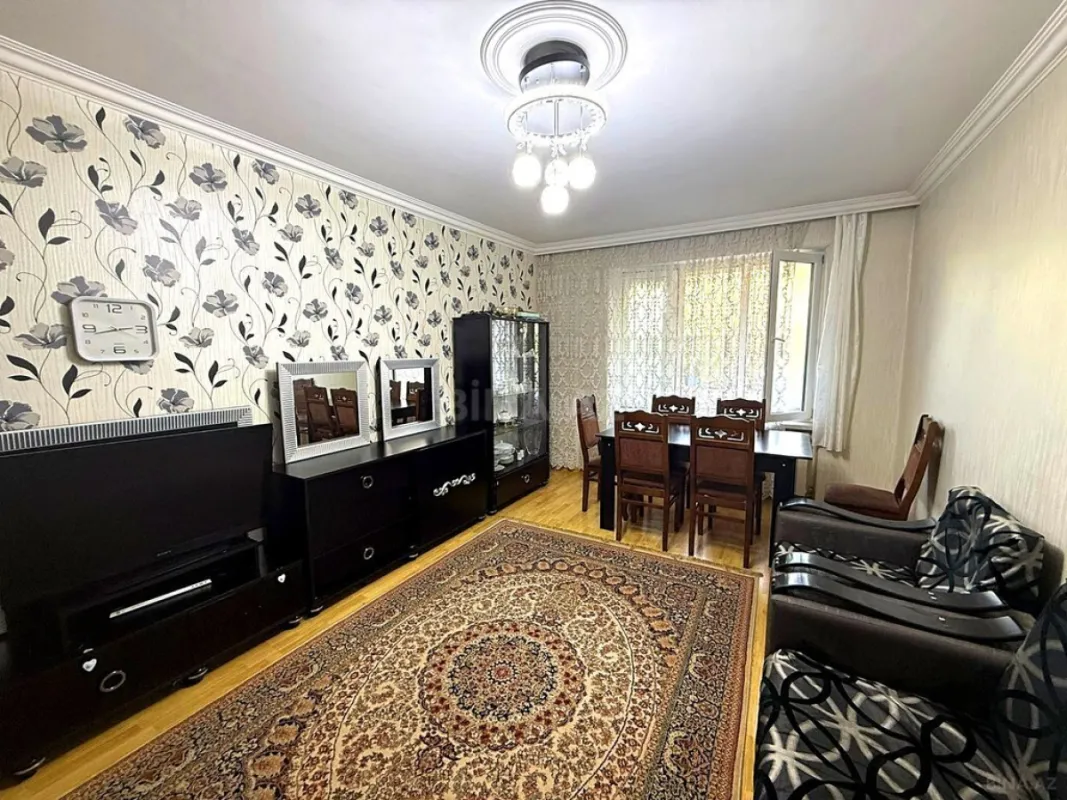 Satılır 5 otaqlı mənzil 120 m²