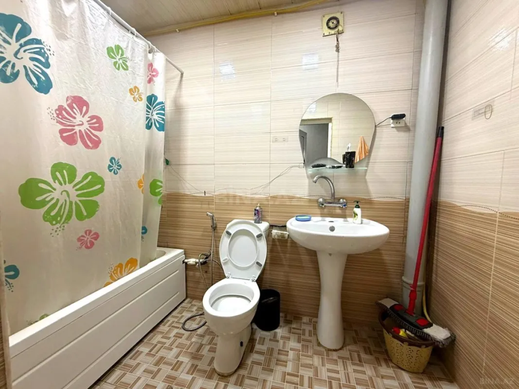 Satılır 5 otaqlı mənzil 120 m²