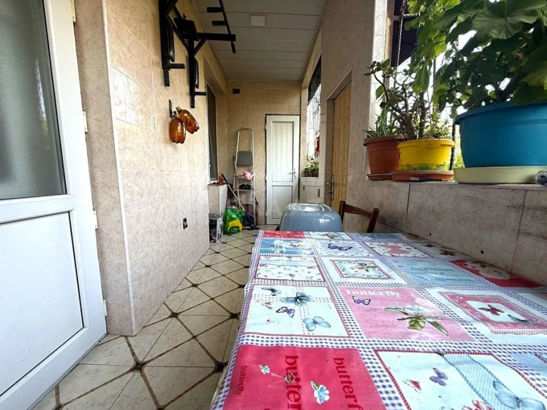 Satılır 5 otaqlı mənzil 120 m²