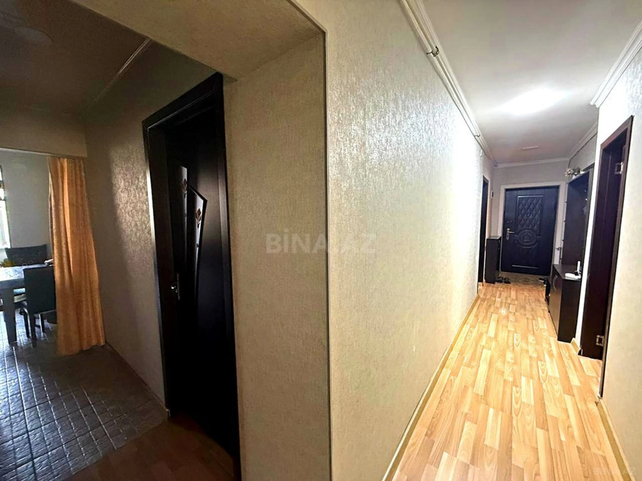 Satılır 5 otaqlı mənzil 120 m²