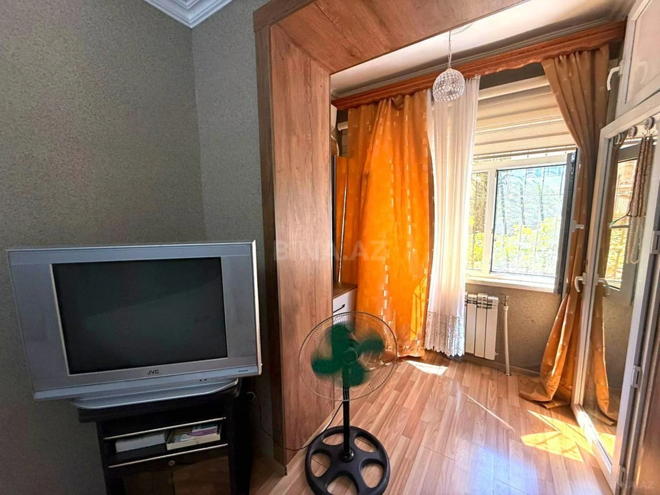 Satılır 5 otaqlı mənzil 120 m²
