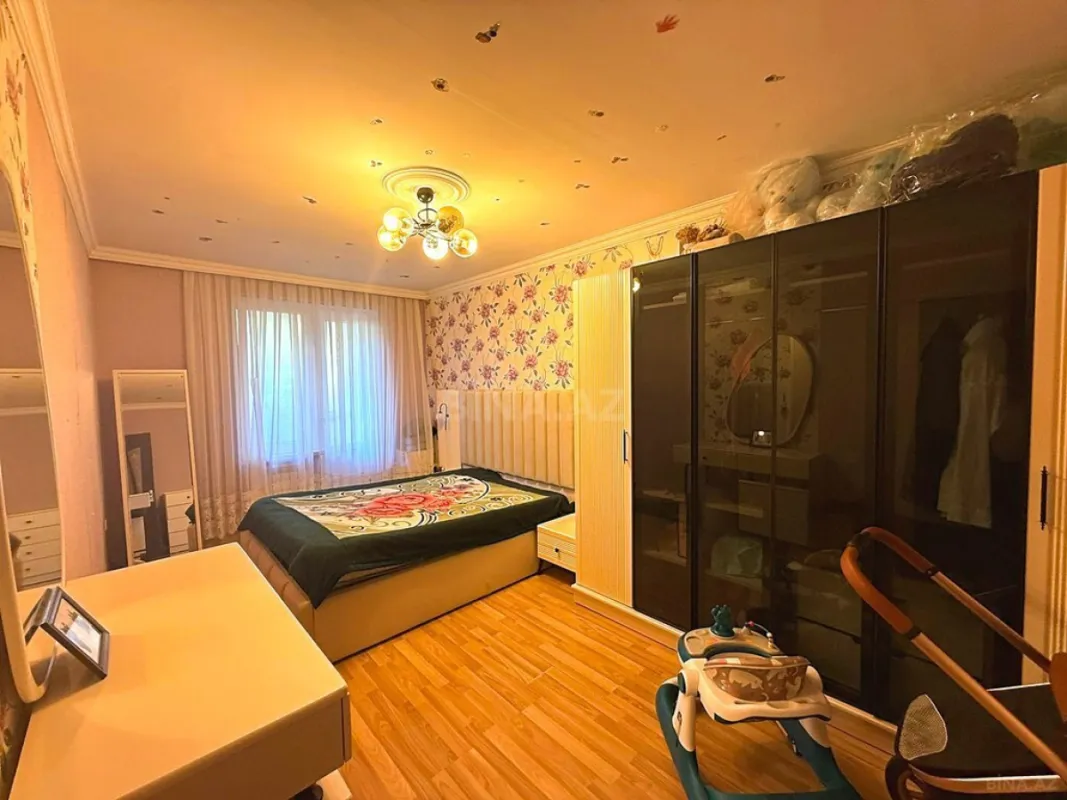 Satılır 5 otaqlı mənzil 120 m²