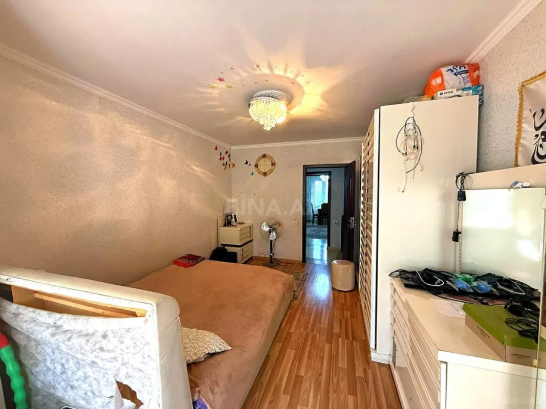 Satılır 5 otaqlı mənzil 120 m²