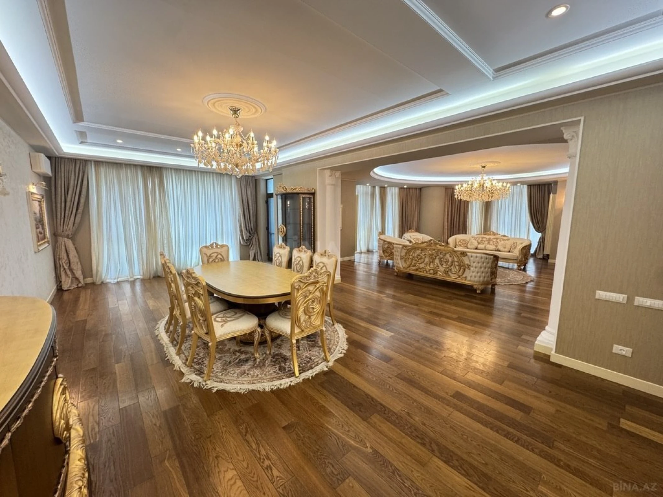 Satılır 6 otaqlı mənzil 470 m²