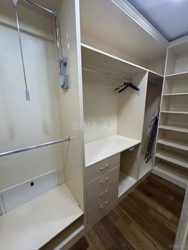 Satılır 6 otaqlı mənzil 470 m²