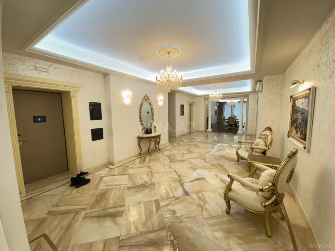 Satılır 6 otaqlı mənzil 470 m²