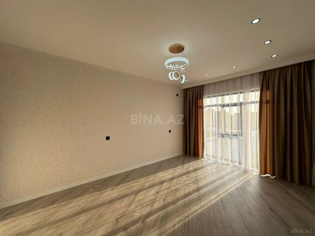 Satılır 5 otaqlı həyət evi 200 m²
