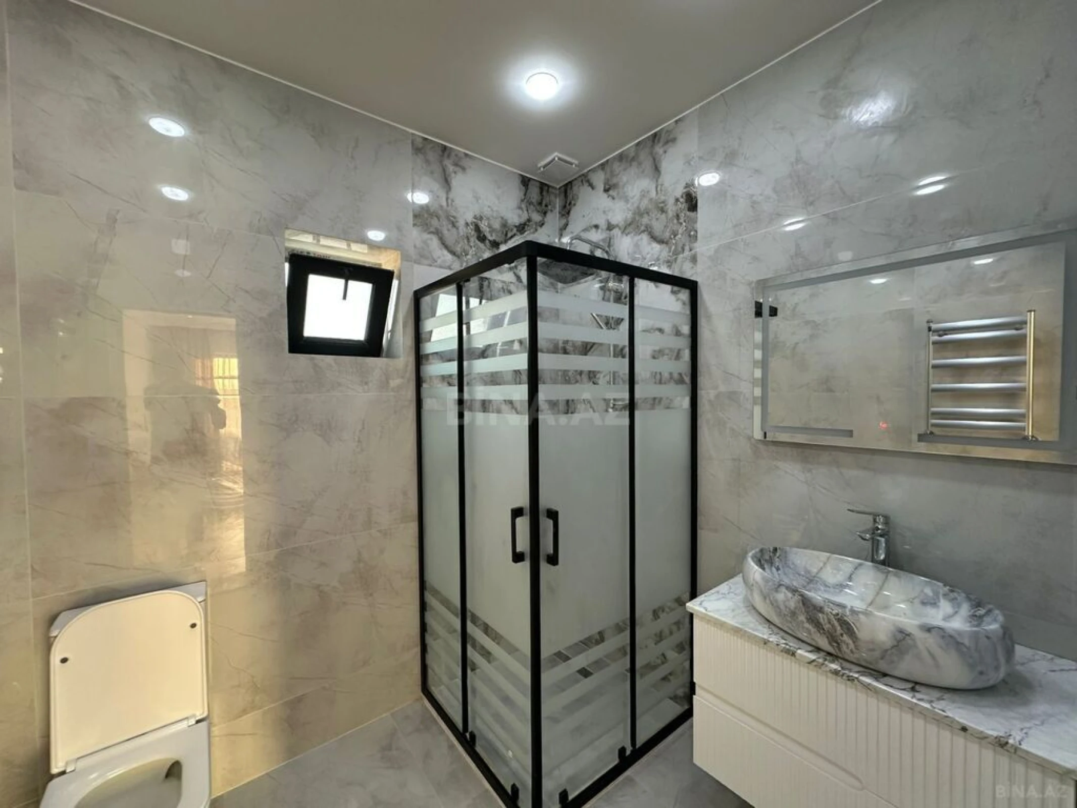 Satılır 5 otaqlı həyət evi 200 m²