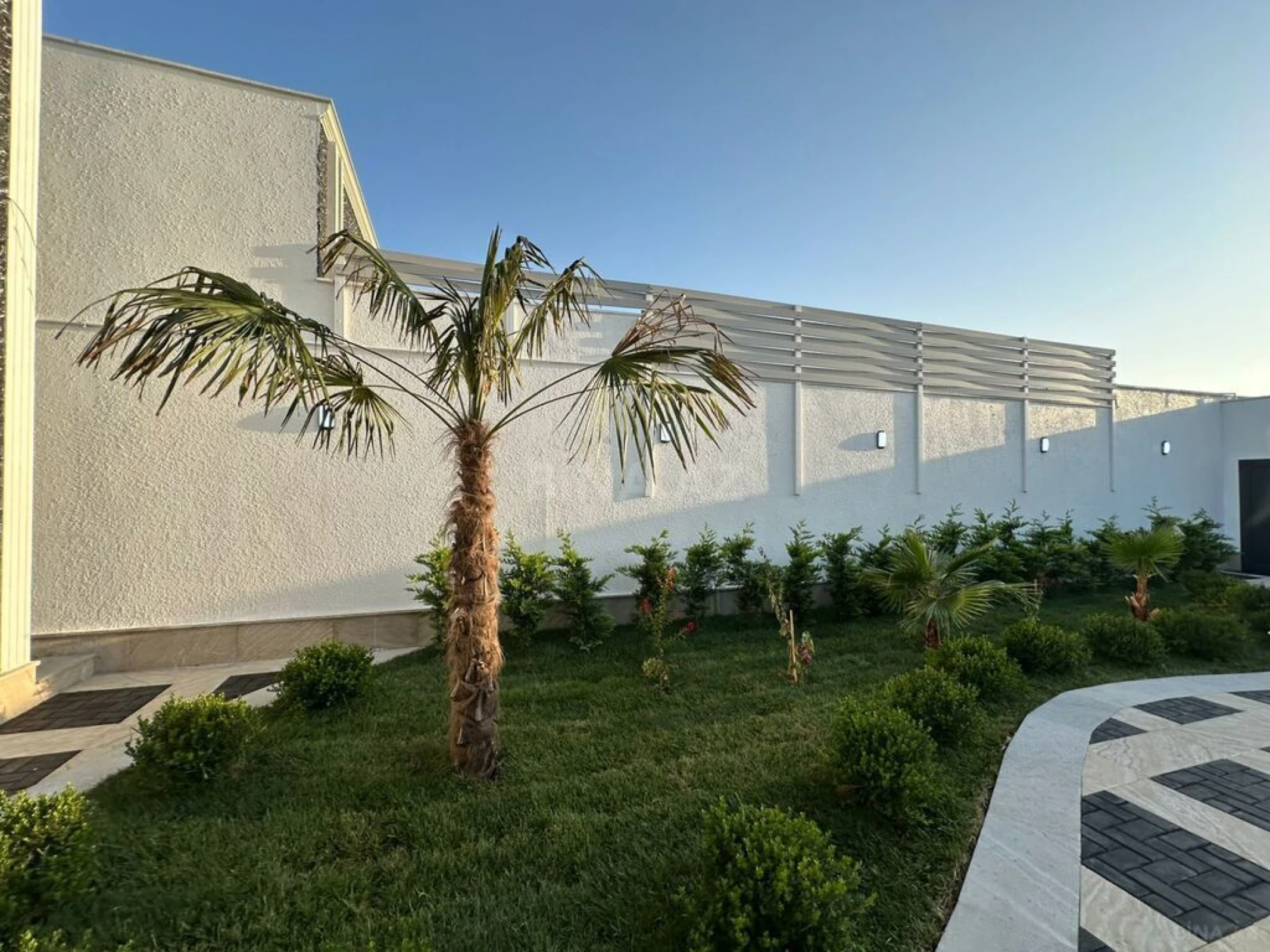 Satılır 5 otaqlı həyət evi 200 m²