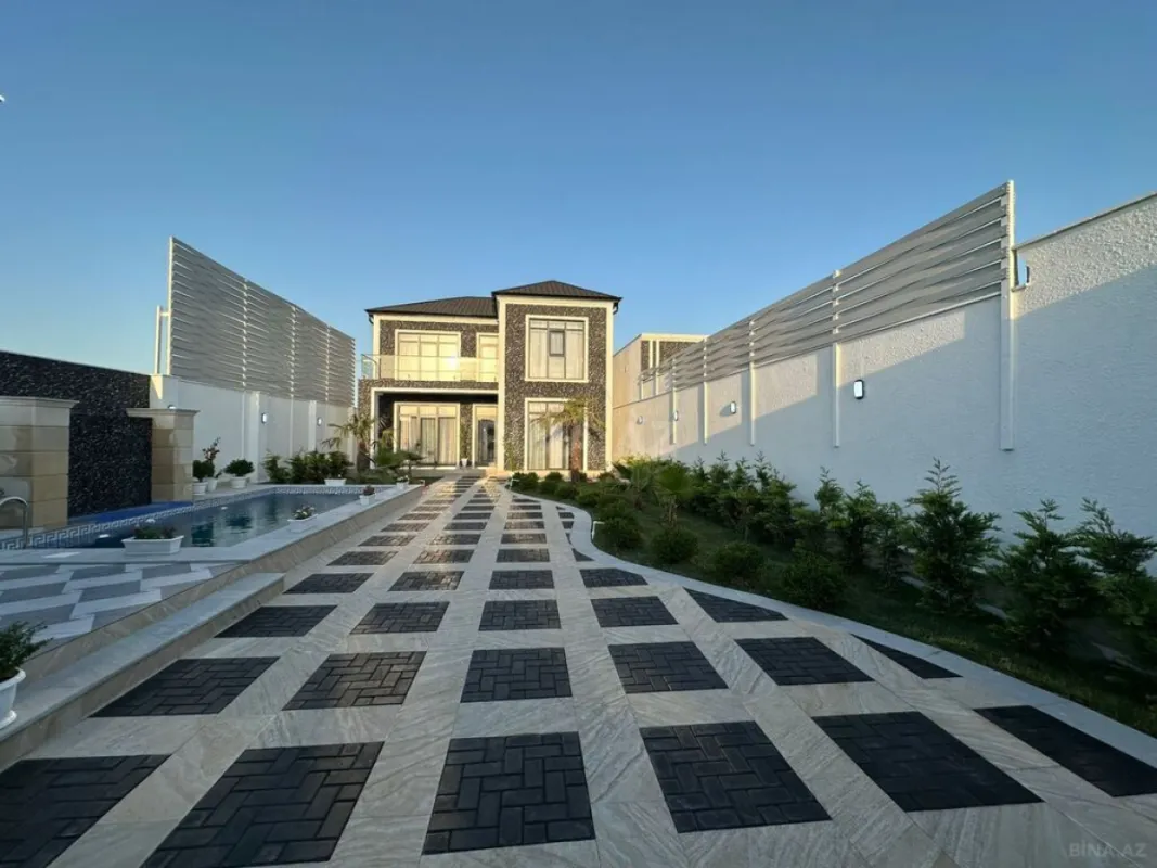 Satılır 5 otaqlı həyət evi 200 m²