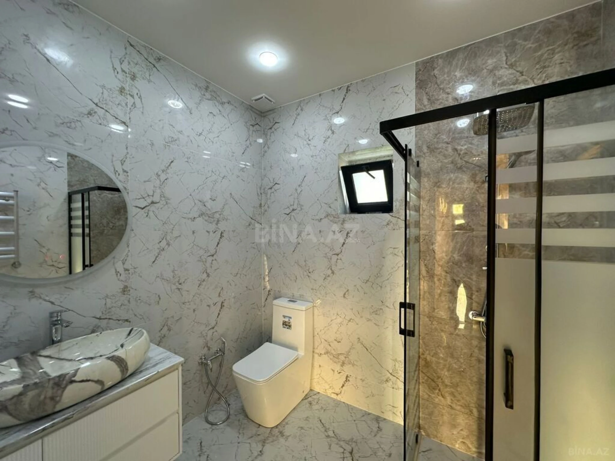 Satılır 5 otaqlı həyət evi 200 m²