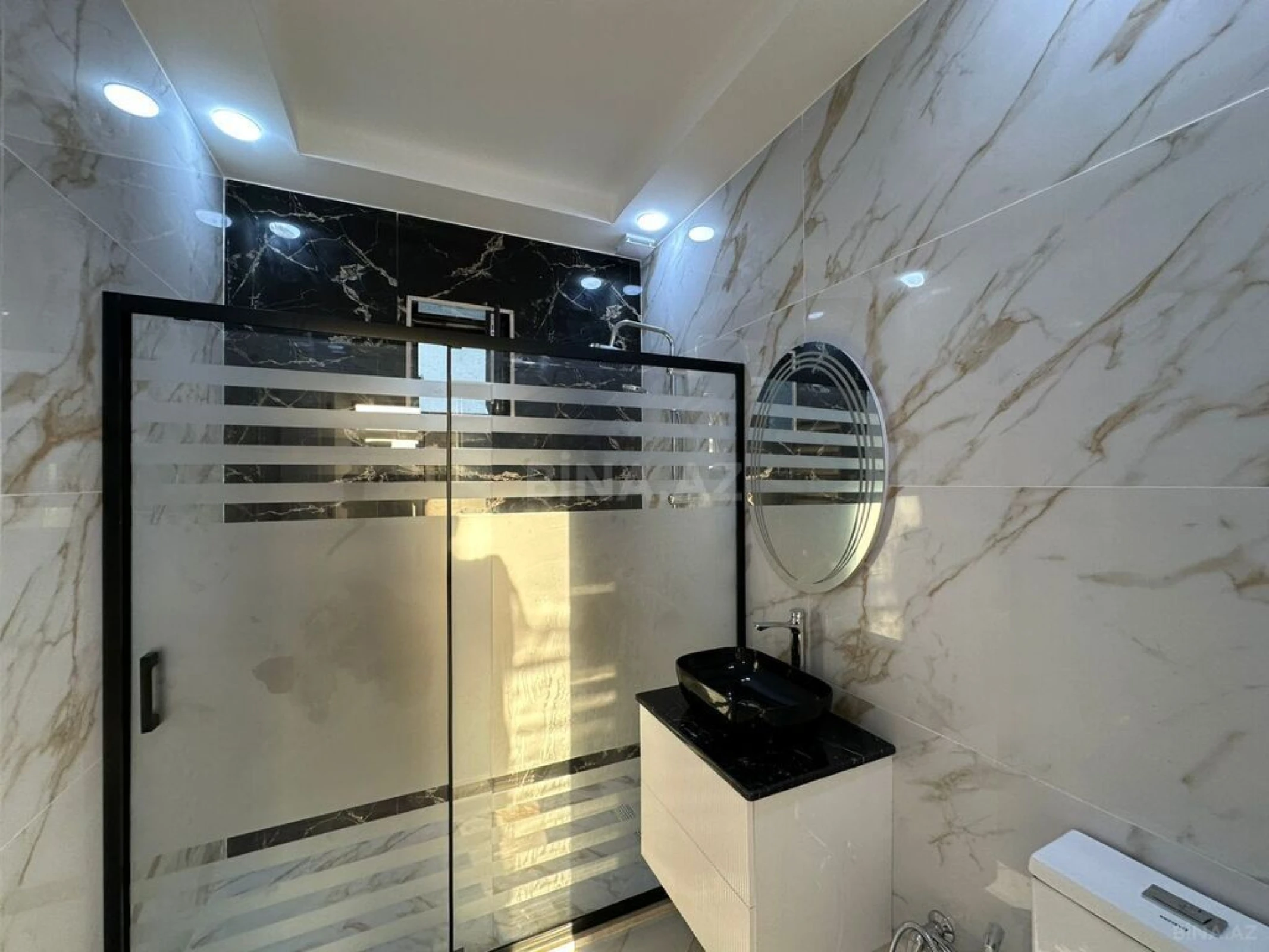 Satılır 5 otaqlı həyət evi 200 m²