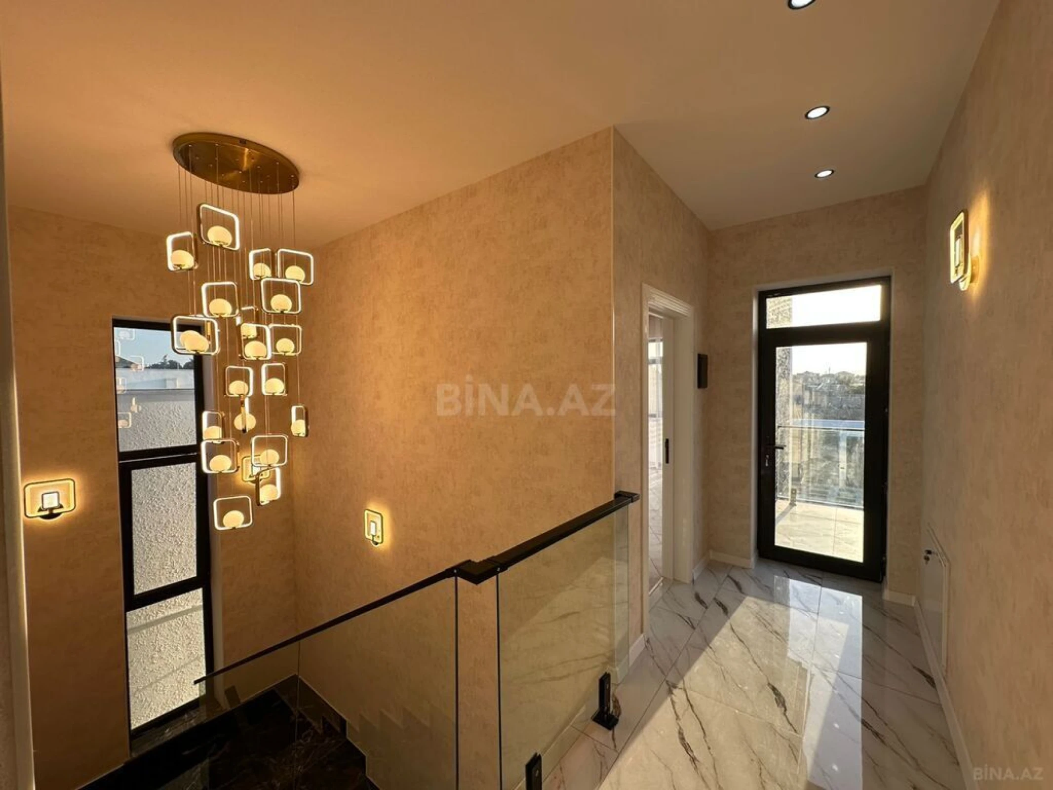 Satılır 5 otaqlı həyət evi 200 m²