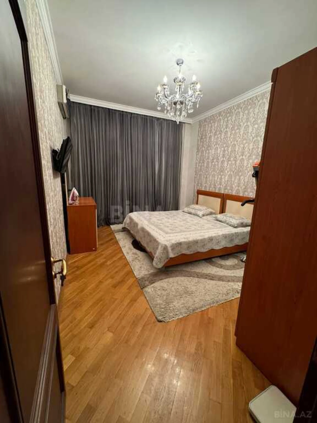 Satılır 3 otaqlı mənzil 160 m²