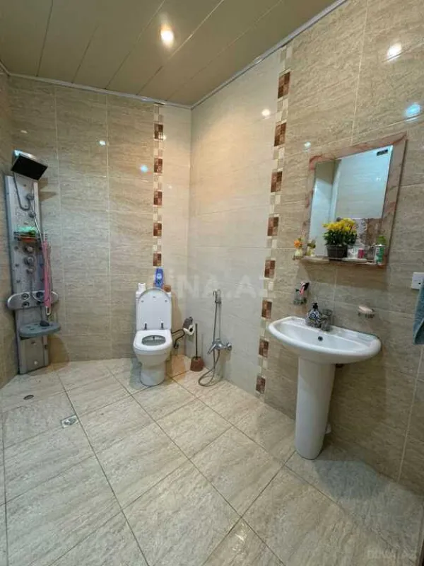 Satılır 3 otaqlı mənzil 160 m²