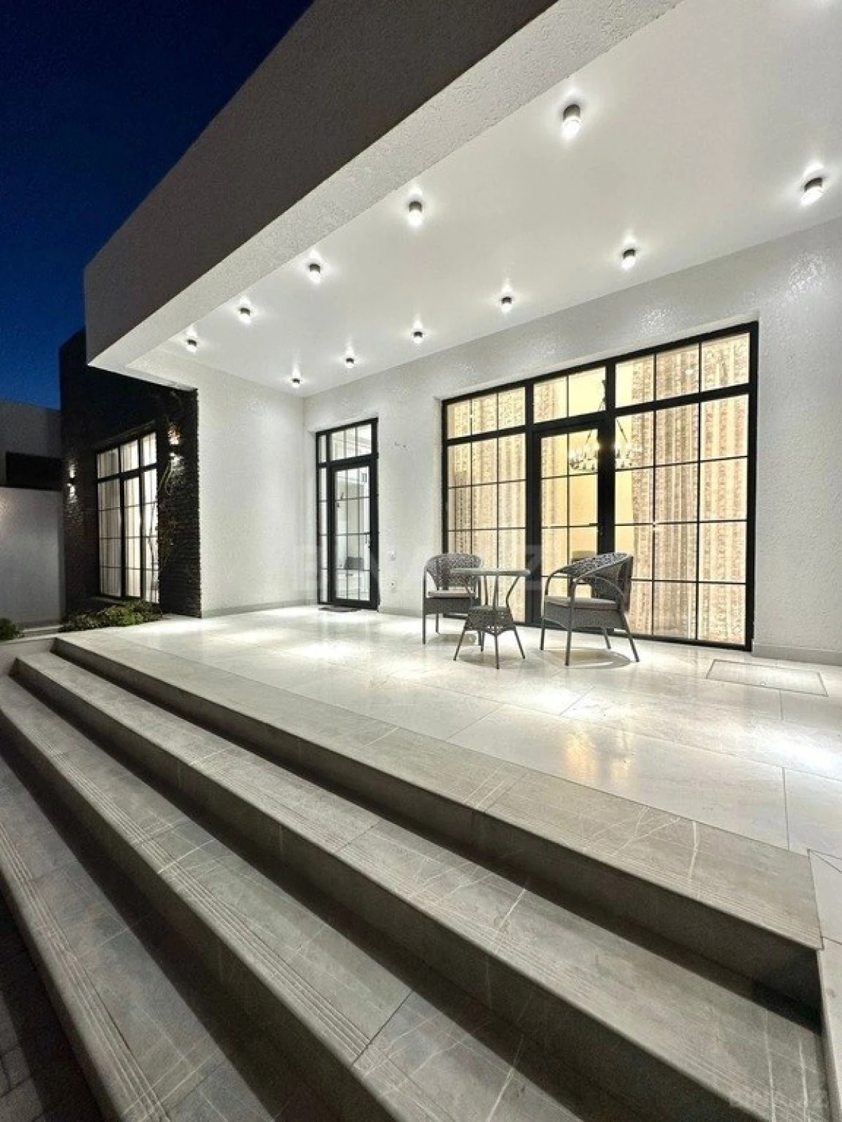 Kirayə verilir 5 otaqlı həyət evi 300 m²
