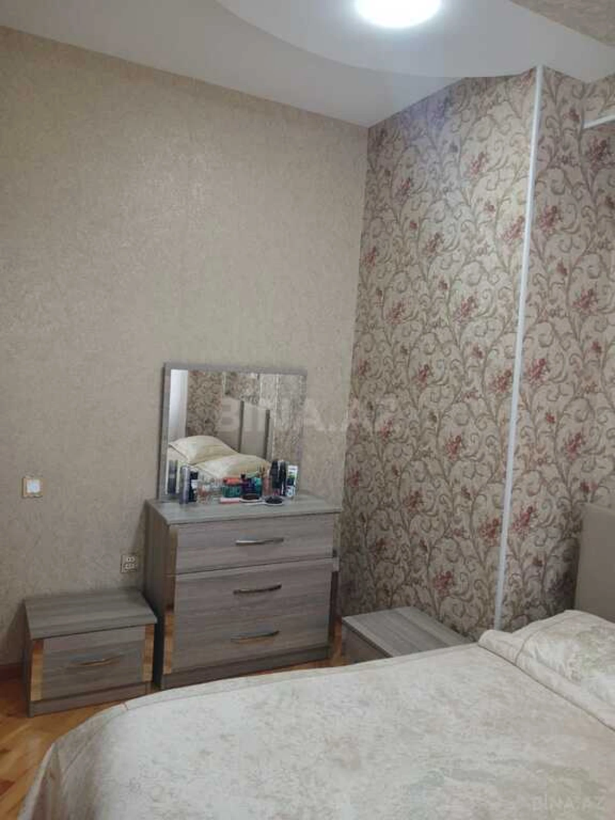 Satılır 3 otaqlı mənzil 83 m²